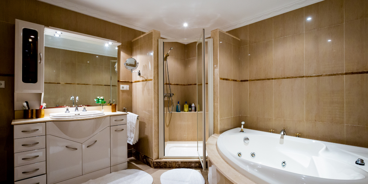 7 Strong Reasons to Choose uPVC Doors for Bathroom